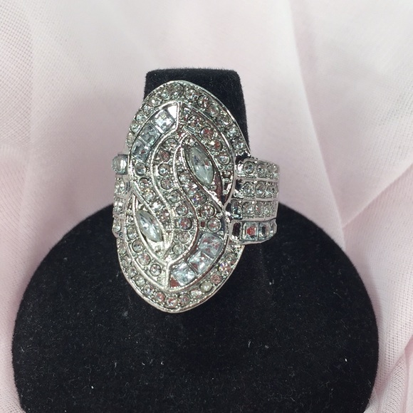 Jewelry - 925 SIVER RING WHITE SAPPHIRE